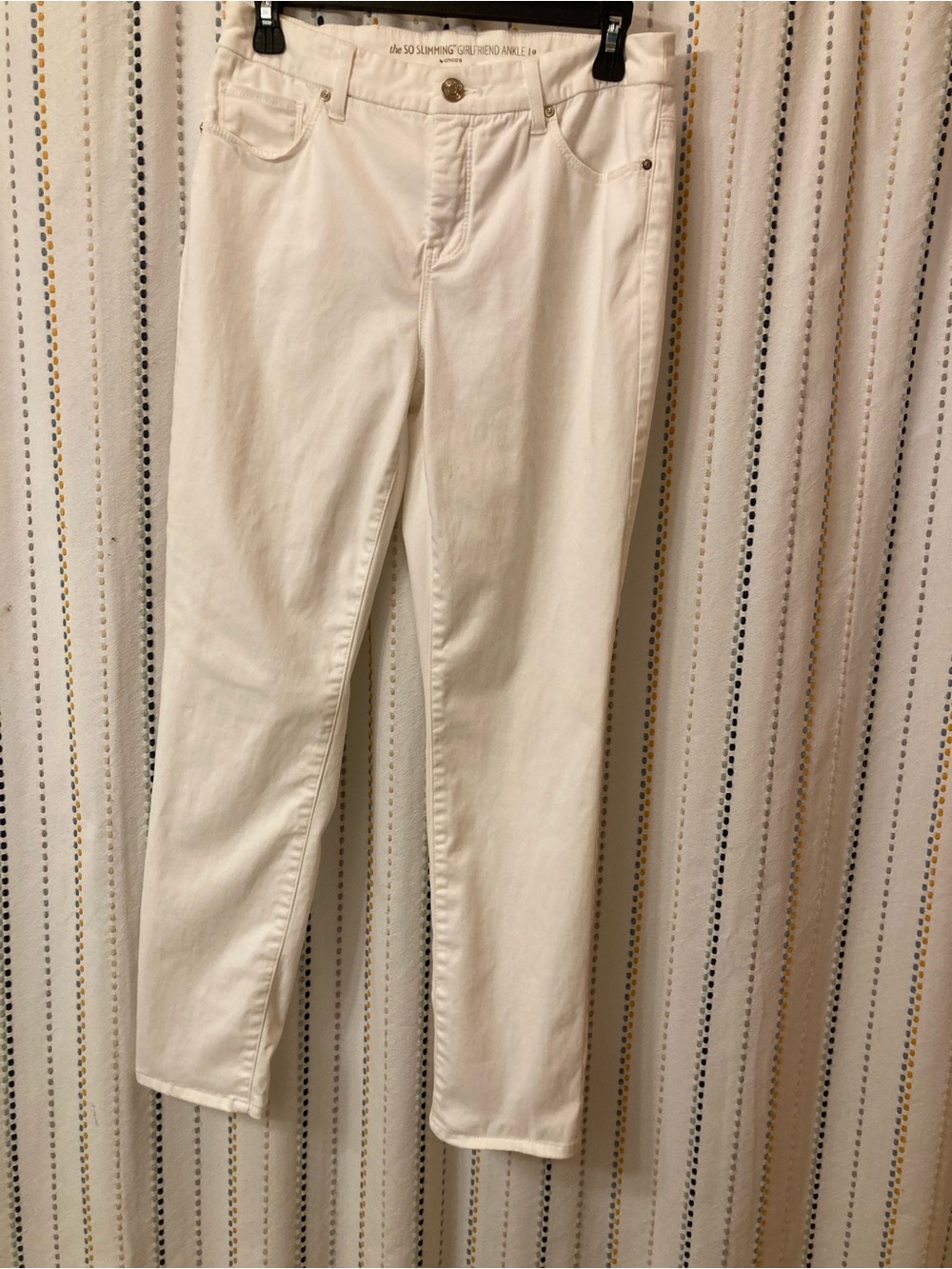 Chico's Girlfriend Ankle Skinny Jeans in Wjite